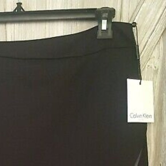 CALVIN KLEIN BEAUTIFUL BLACK SKIRT  NWT - SIZE 14 - STYLISH FAUX LEATHER PANEL - Picture 4 of 11